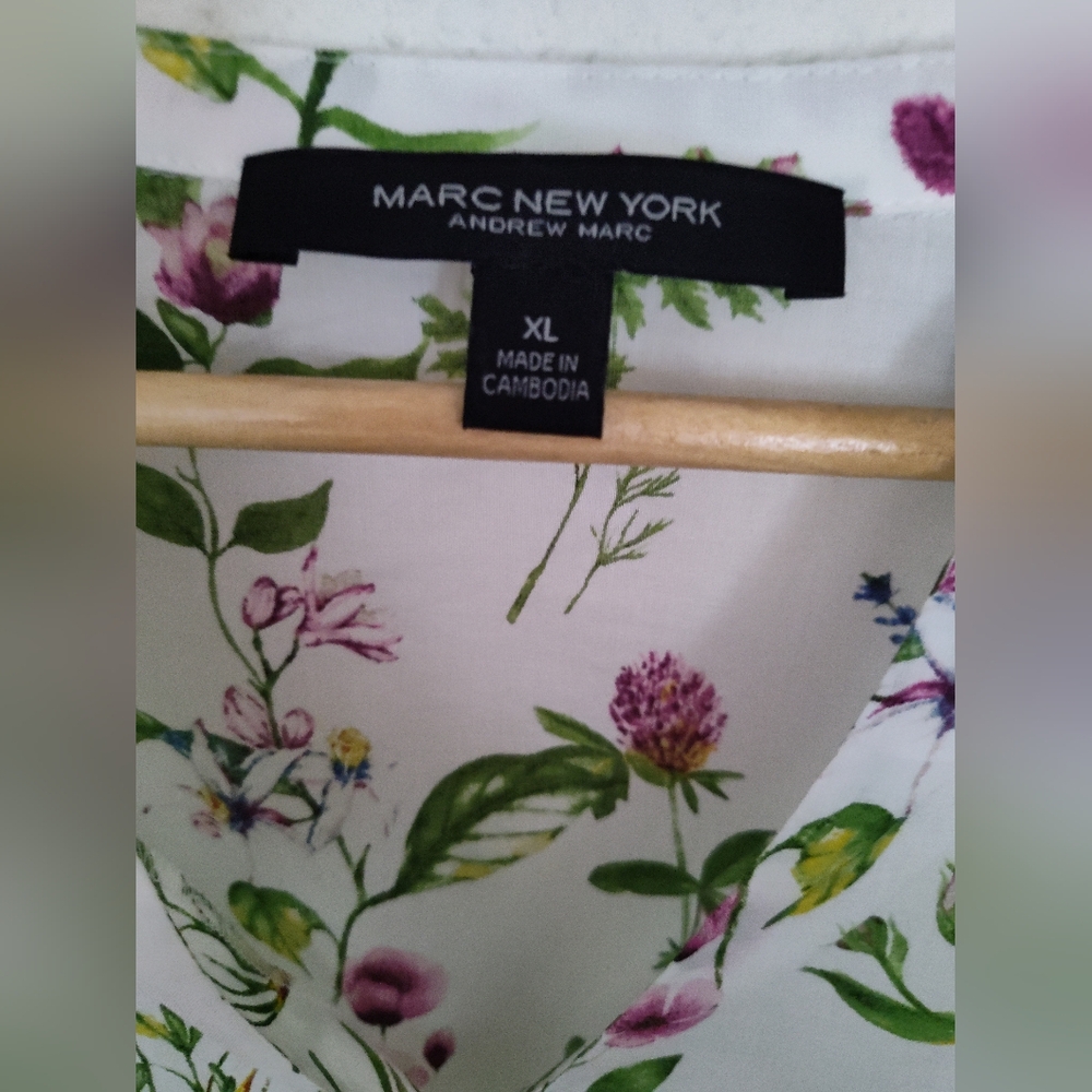 MARC NEW YORK 100 Percent Cotton Floral Blouse Ruffle Front NWT Size XL - Picture 2 of 4